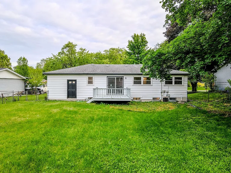 30W162 Claymore Ln — Photo 3