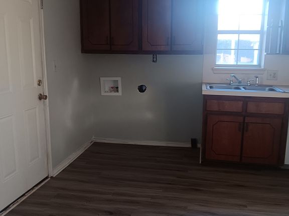 4th image of 504 S 5th St