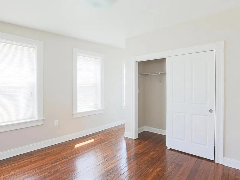 901 N Montford Ave — Photo 21