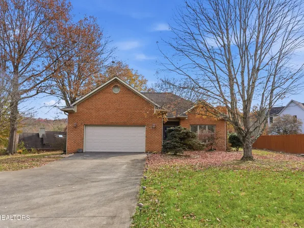 92 N Claymore Ln, Oak Ridge, TN 37830