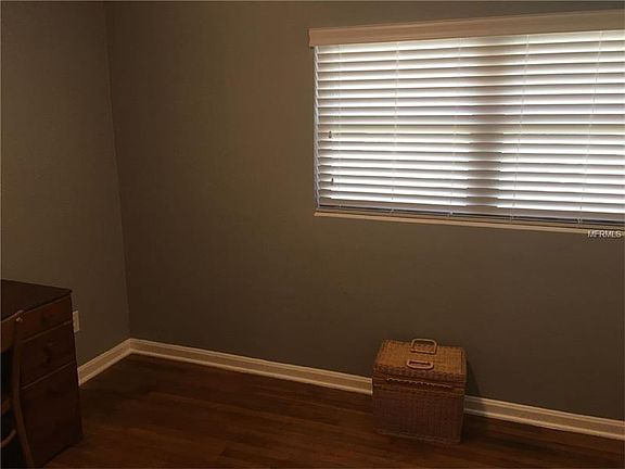 4th image of 436 W Crystal Dr