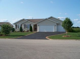 5607 Wynmere Dr, South Beloit, IL 61080