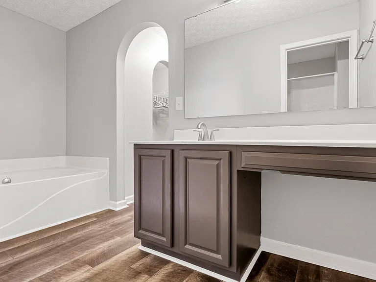 920 Sara Ct #920 — Photo 27