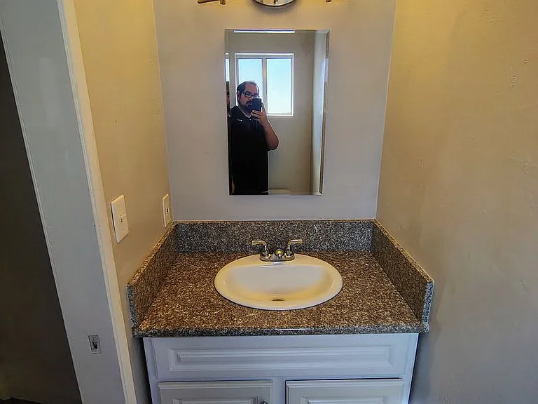 5101 Hunter Ave #7 — Photo 4
