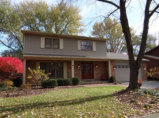 212 Willoway Dr, Naperville, IL 60540