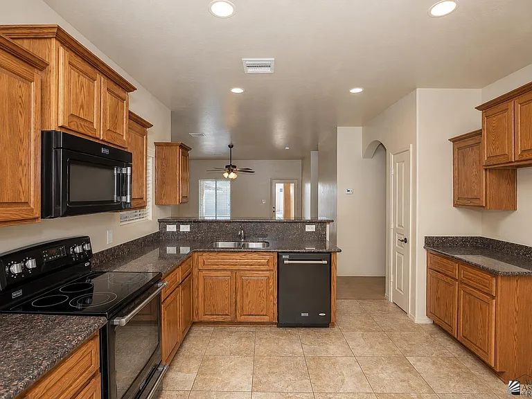 2545 S 41st Ave — Photo 7