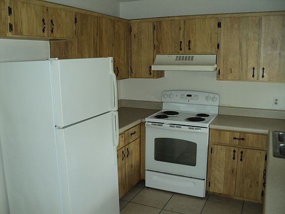 2nd image of 320 E Phoenix St