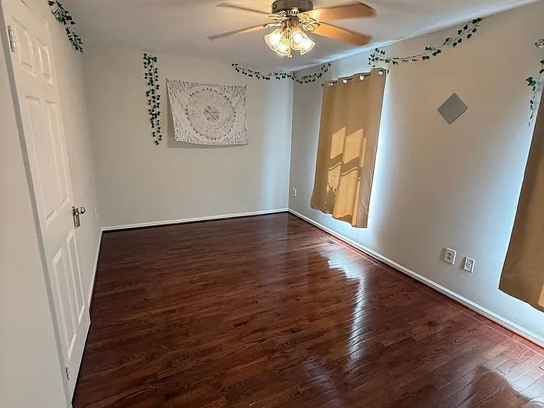 2740 Winston Ct — Photo 20