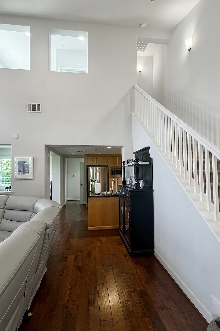2 bed, 1718 sqft, $3,550 — Photo 2