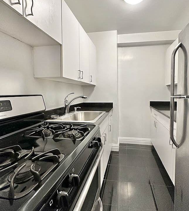 1st image of 330 W 45th St APT 9K