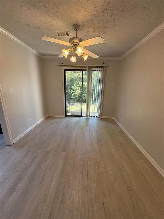 3 bed, 3.0 bath, 1566 sqft, $1,800 — Photo 4