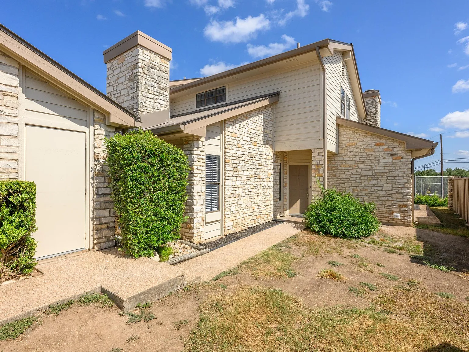 3 bed, 2.5 bath, 1542 sqft, $2,650 — Photo 3
