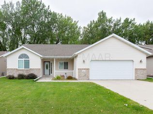615 31st St N, Moorhead, MN 56560