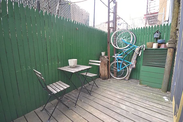 Rented by Bold New York | media 18