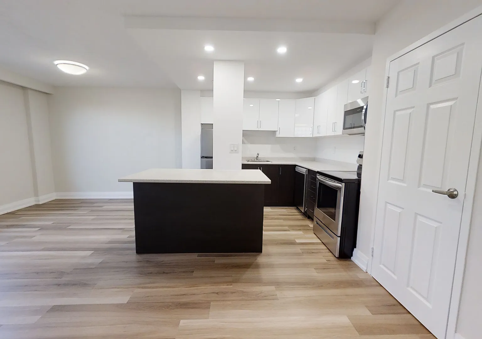 1015 Orchard — Photo 2