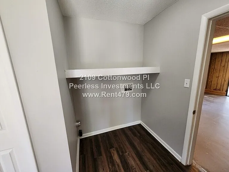 2109 Cottonwood Pl — Photo 9