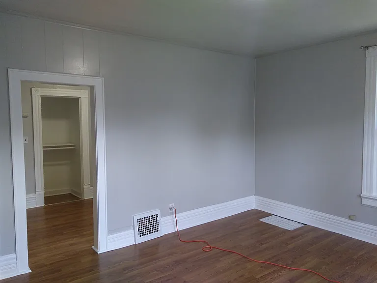 312 Randall St — Photo 5