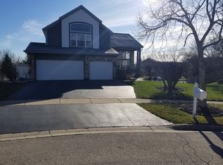 1842 Somerfield Ln, Crystal Lake, IL 60014