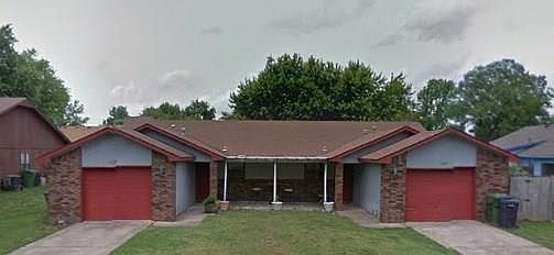 1st image of 938 & 940 N Century Dr
