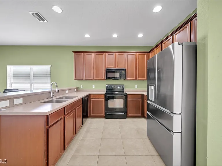 8125 Silver Birch Way — Photo 8