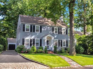 152 Ryder Rd, Manhasset, NY 11030