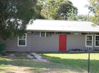 805 Avenue C, Blessing, TX 77419