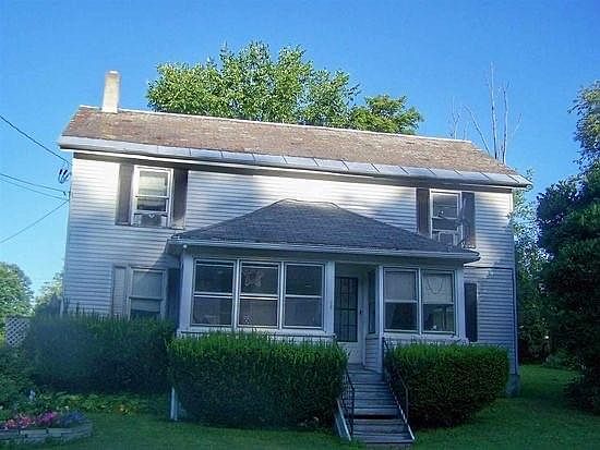 Duplex. One unit in a 2 unit house.