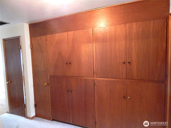 Hall built-in storage