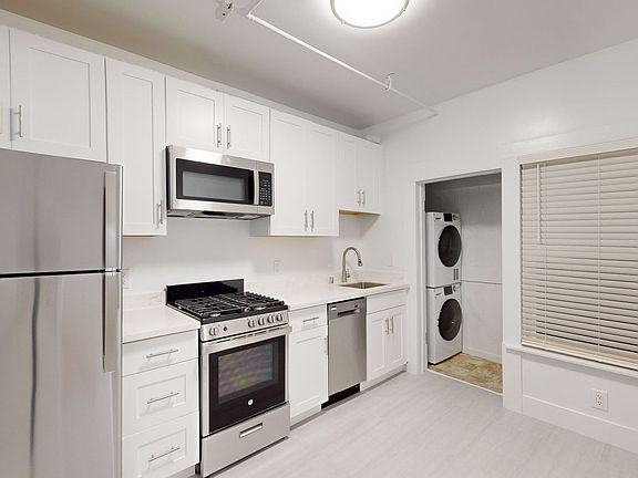 2nd image of 903 Pine St APT 2