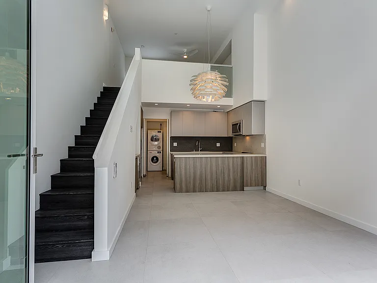 900 Wilshire Blvd #3 — Photo 2