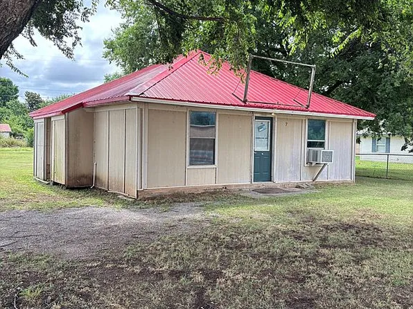 7 Ash St, Maysville, OK 73057