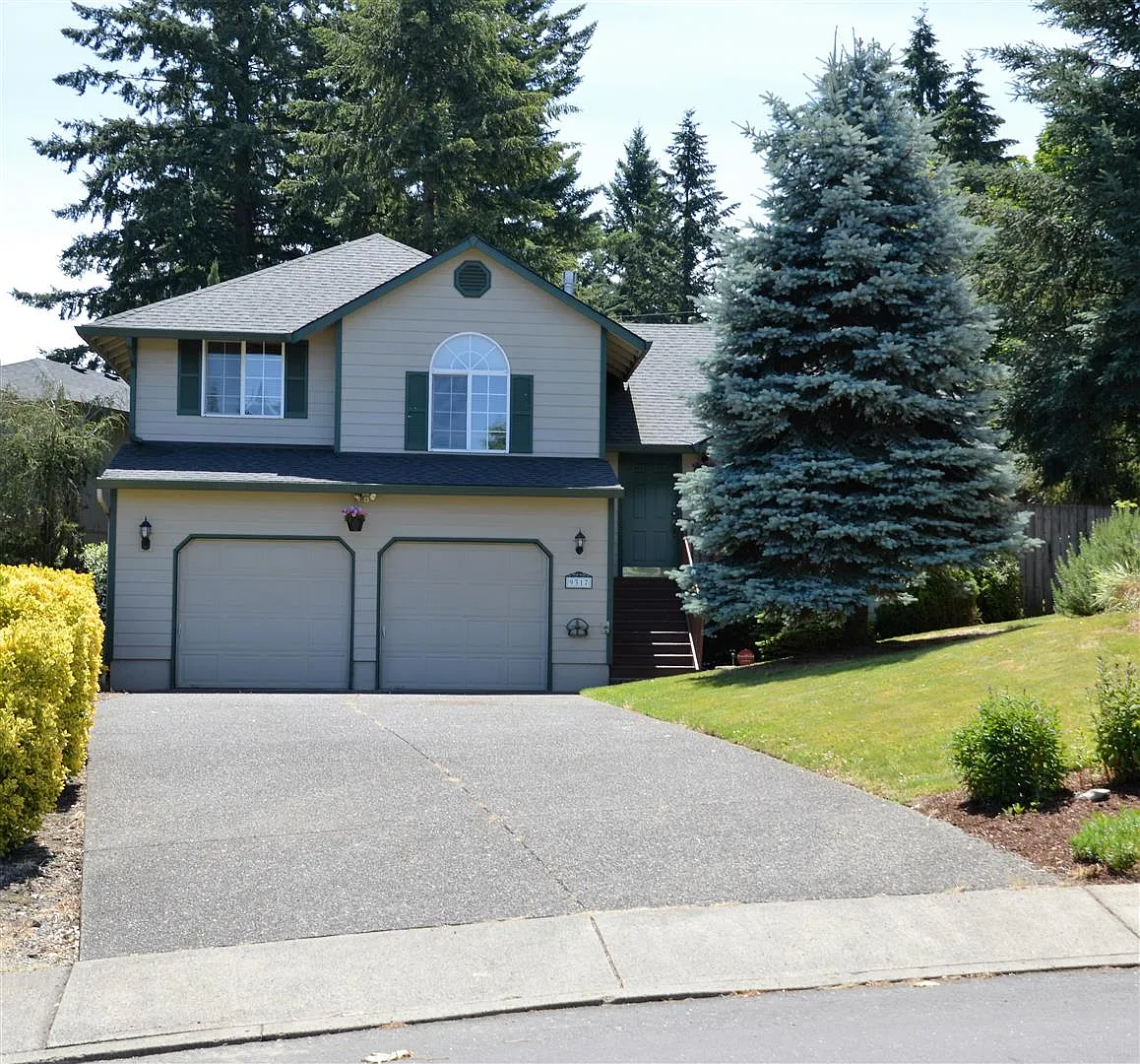 9317 NE 12th Way photo 1
