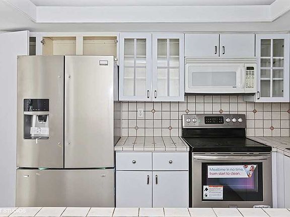 3rd image of 2655 Collins Ave APT 704