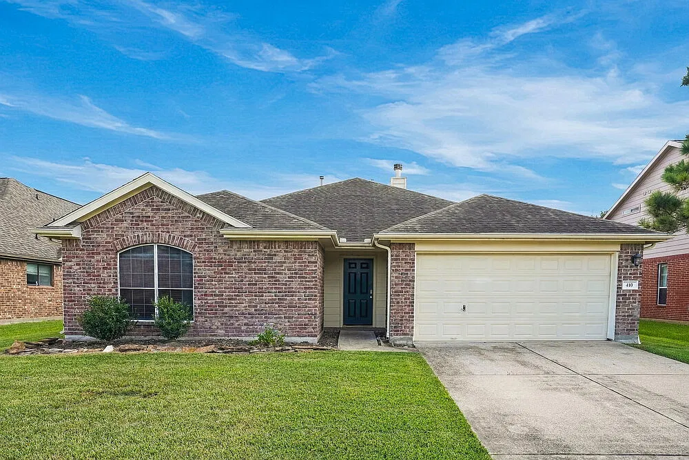 4 bed, 2.0 bath, 2173 sqft, $2,305 — Photo 1