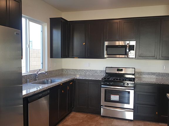 4th image of 13027 Oakwood St