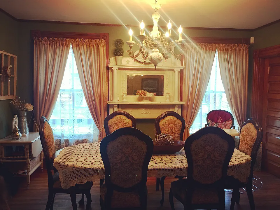 Formal Dining