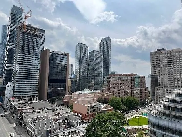 555 Yonge St #513 — Photo 22