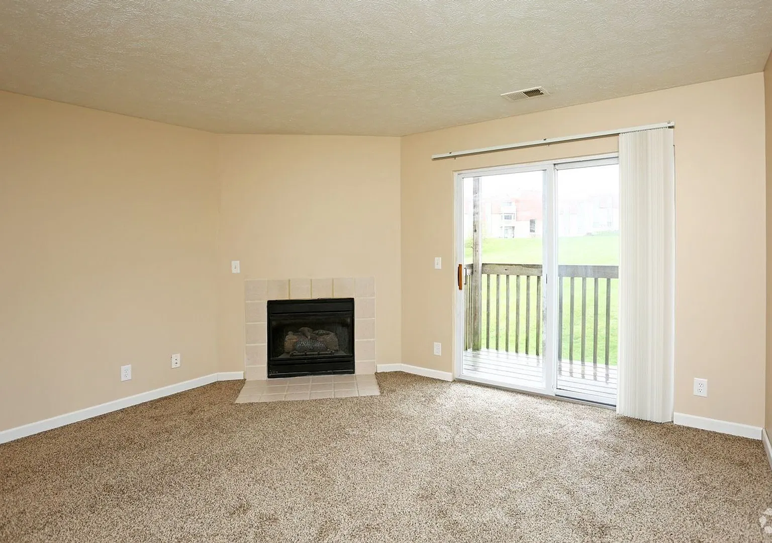 Residences at Fox Pointe — Photo 2