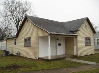 110 W State St, Charleston, IL 61920