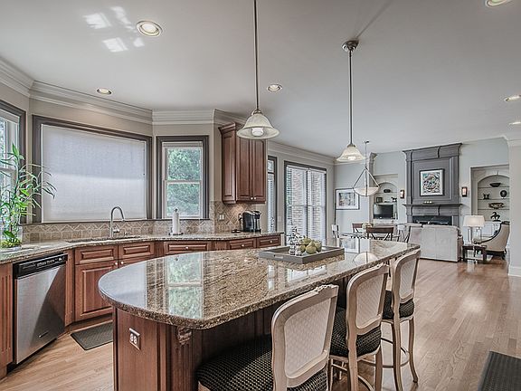 3rd image of 1301 Ewing Creek Dr