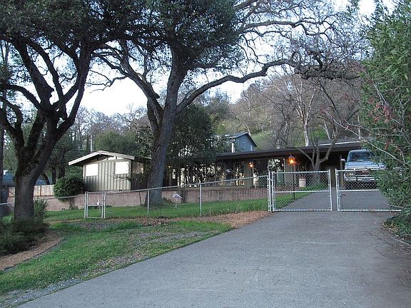 4th image of 2970 Oak Crest Ave