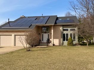 120 W Grandin Rd, Morris, IL 60450