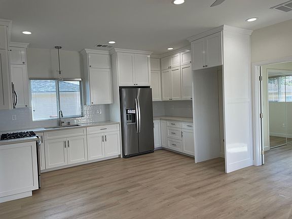 2nd image of 1934 W 154th St