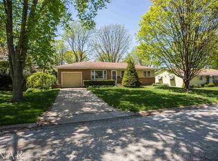 6 Foley Ave, Bloomington, IL 61701