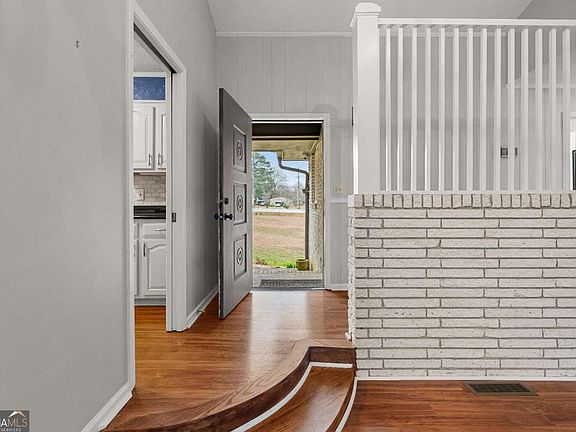 3rd image of 148 Welcome Sargent Rd