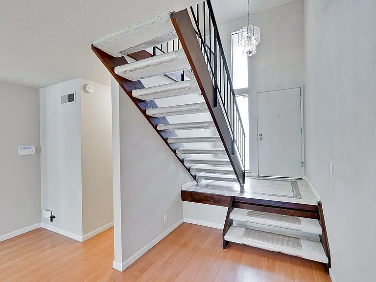 6651 Bunker Hill Ct — Photo 14