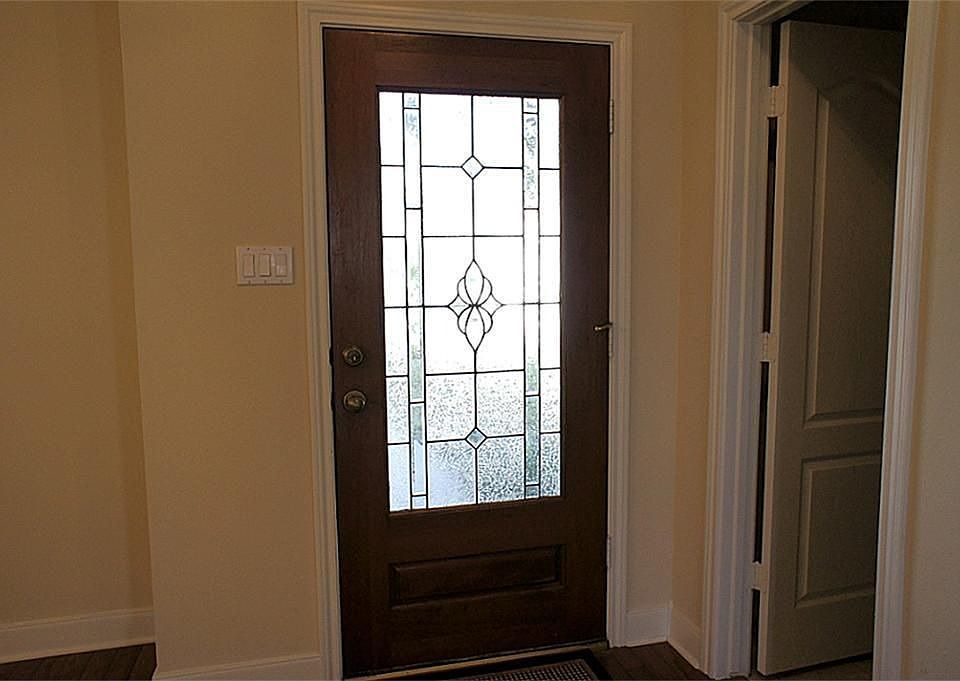2nd image of 914 Chinni Ct