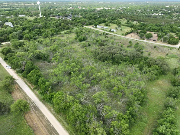 Magnolia Chestnut St, Hico, TX 76457