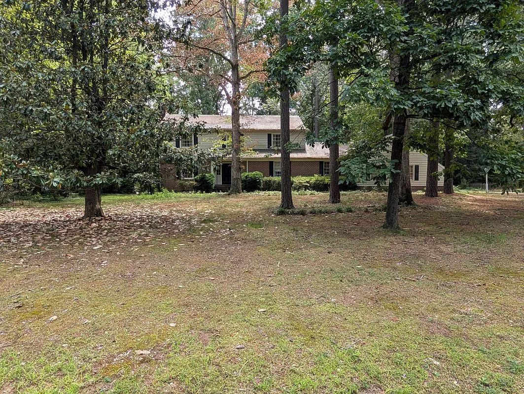5 bed, 3.0 bath, 2668 sqft, $1,350 — Photo 1
