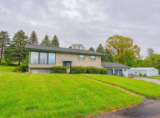 5440 Mary Lake Rd, Waunakee, WI 53597